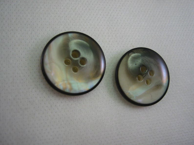 Pearl Smoke Irridescent Button, diameter Ex Large 1 1/8 ,Lot of 6. image 4