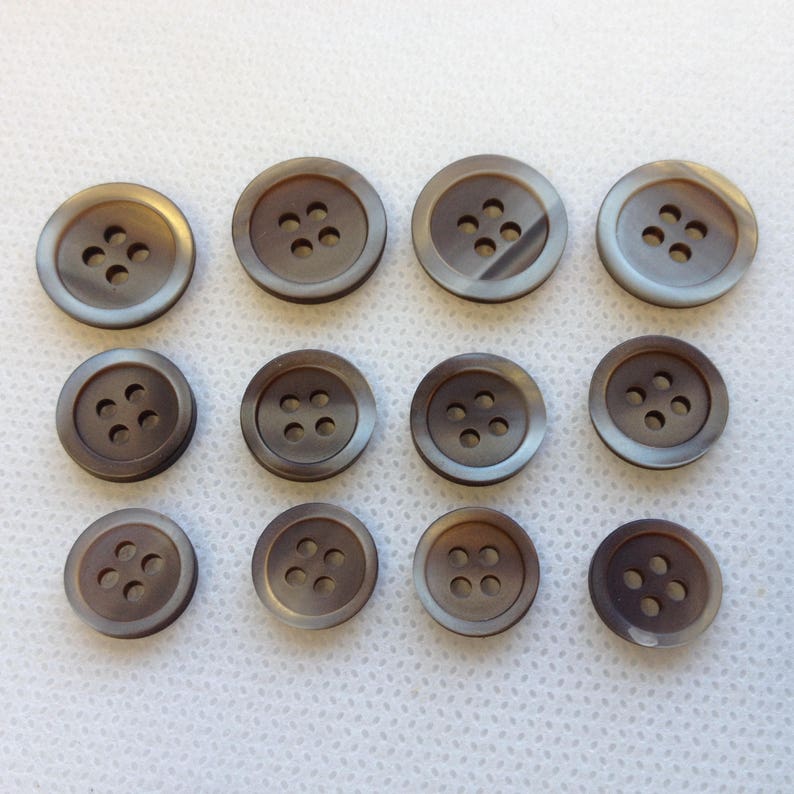 Lot of 6 buttons Brown Satin Pearl effect 4 hole buttons 3 sizes available 58,12,716.