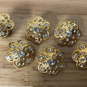 Zarte Knöpfe in Goldoptik mit 13 Strasssteinen Lot von 2 Knöpfe -3/4 &quot;Durchmesser 20mm. Öse, italienisches Gießen -