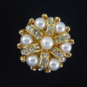 Pearl Gold look (1 and 1/4&quot;) 32mm in diameter . Shank Button, Italian  casting - Vintage - Lot of 1. Beautiful item from the early 50&#39;s