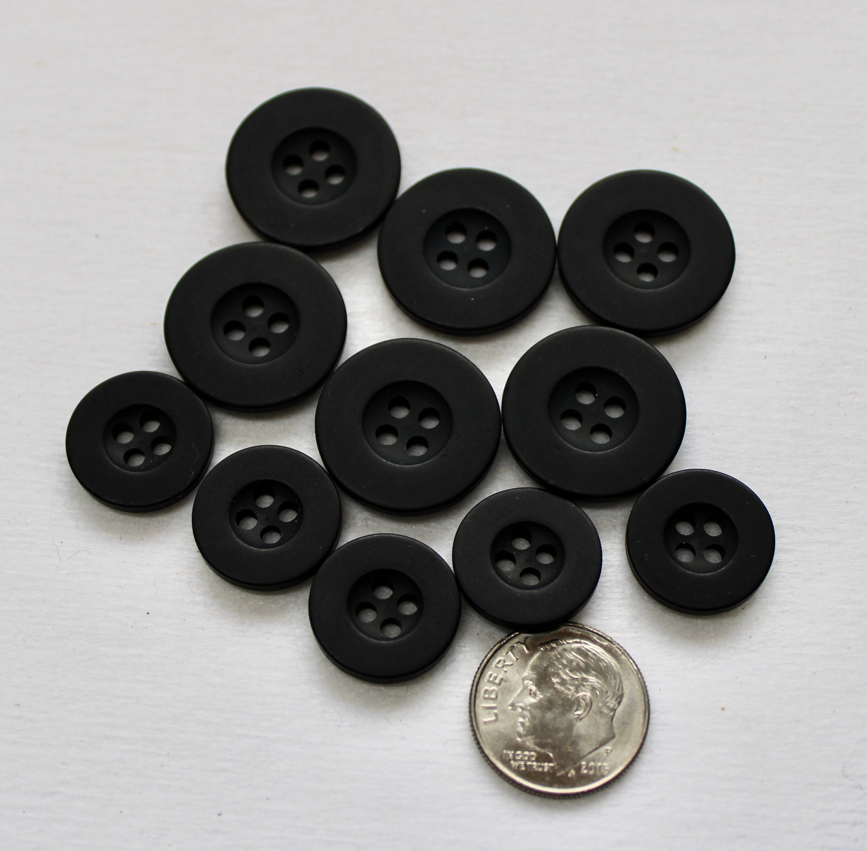 CCYKXA 100 Pezzi Di Bottoni In Resina Neri A 4 Fori In 5 Diverse Misure Bottoni Rotondi Per Cucito Artigianato E Decorazione 91513025