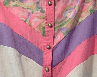 Vintage Bon Worth Pulloever Polyester Top w/ Decorative Buttons & Flowers Sz L