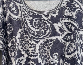 Vintage Liz Claiborne Lightweight Textured Floral Blue Raglan Sleeve Sweater