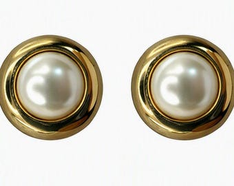 Vintage Sarah Coventry Pearl Clip On Earrings