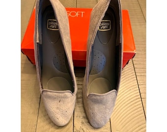 Vintage Pillow Soft Pumps 2" Suede Leather Heels Ladies Sz 10 B