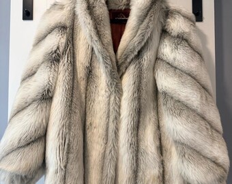Vintage 1980s Jordache Ivory and Gray Plush Faux Fur Jacket