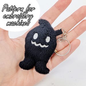 Patrón de bordado ITH (en el aro) Llavero de Krobus de Stardew Valley