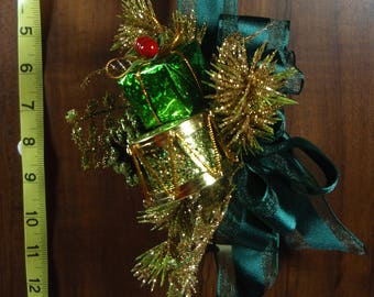 Holiday Floral Jingle Bell Door Hanger, FREE SHIPPING, Christmas Decoration, Door Decoration