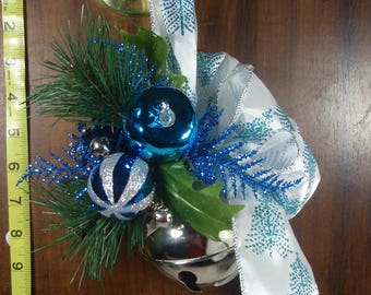 Jingle Bell Door Hanger, FREE SHIPPING, Floral Christmas Door Decoration with Gift Box