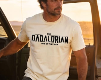 Camiseta Comfort Colors® Dadalorian, Camiseta divertida para papá, Camiseta para noche de películas, Regalo del Día del Padre, Camiseta de Star Wars para papá, Camisetas familiares geniales, Camiseta con humor para papá