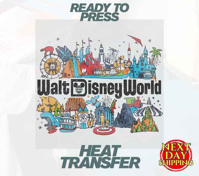 Puede incluir: Dise&ntilde;o de transferencia de calor blanco con las palabras "READY TO PRESS" y "HEAT TRANSFER". El dise&ntilde;o incluye una colorida ilustraci&oacute;n de los monumentos de Walt Disney World y las palabras "Walt Disney World".