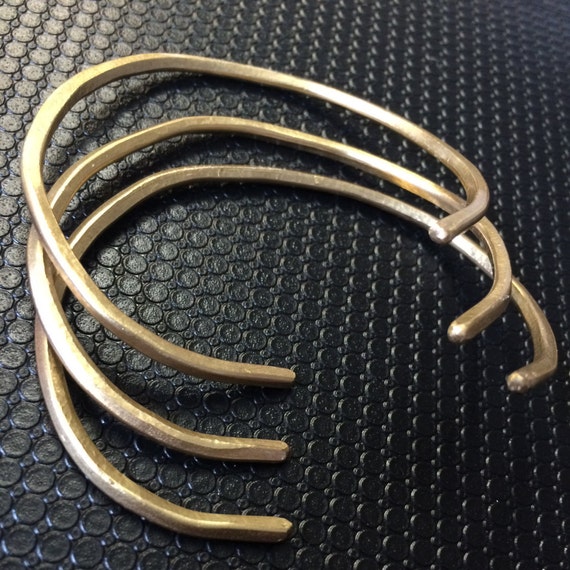 TENNESSEE Bangles << set of 2 >> - fashion - boho - bangles - brass - bracelets - handmade jewelry - gypsy - gold