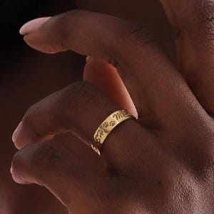 Bague empreinte de patte en or 14 carats | Bague patte et prénom | Bague fine pour animal de compagnie | Cadeau pour amoureux des animaux de compagnie | Cadeau souvenir chien chat | Bague initiale pour chien | Cadeau de Noël pour maman