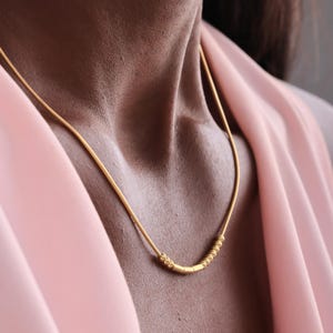 Halsband i 14 karat guld med morsekod | Smycken med dolt meddelande | Gåva till brudtärna | Morsekod för syster och vän | Anpassat halsband med hemligt namn