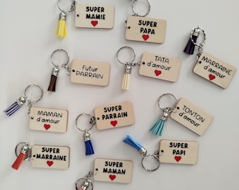 Rectangular wooden keychain – Customizable with text and colorful tassel