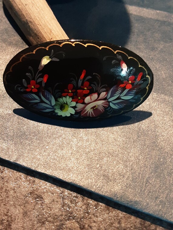 Vintage Russian Laquer Flower swag, signed hand painted brooch View 3