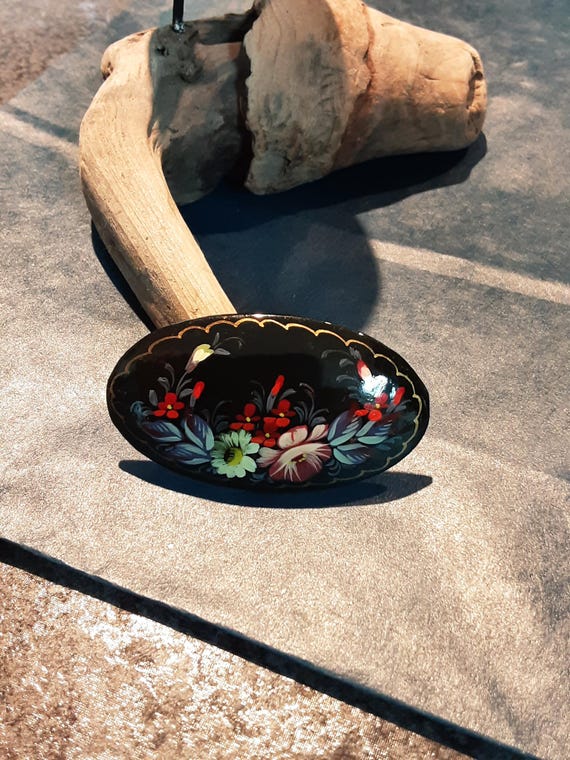 Vintage Russian Laquer Flower swag, signed hand painted brooch View 4