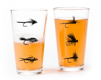 Fly Fishing Pint Glasses - Craft Beer Glasses with Fly Fishing Flies - Set of 2 Bar Glasses - Fish Barware