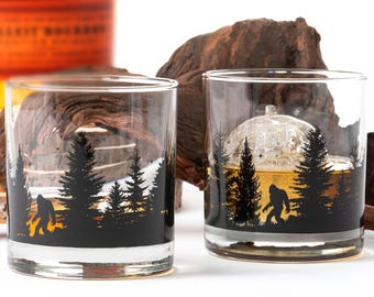 Bigfoot Whiskey Glasses Set of 2 – Sasquatch Forest Rocks Glass – 11oz Old Fashioned Tumblers – Gift for Men – Cabin Bar Decor