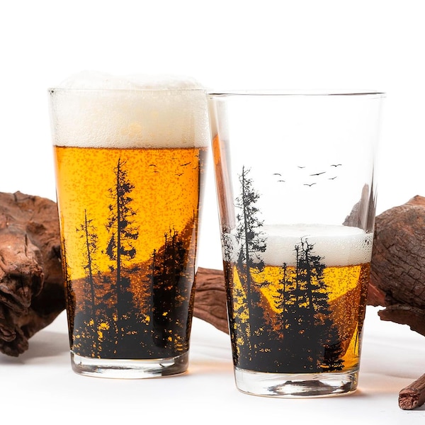 Forest Landscape Pint Glass Set – Nature Beer Glasses for Men & Women – Outdoor Forest Barware Gift for Hikers, Campers and Nature Lovers