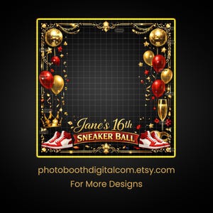 Op de afbeelding: Een digitaal fotohokjesframe met een zwarte rasterachtergrond, gouden accenten en rode en gouden ballonnen. De tekst "Jane's 16th Sneaker Ball" wordt weergegeven, samen met rode en witte sneakers en een gouden kroon.