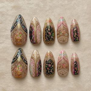 Uñas hechas a mano inspiradas en las noches marroquíes / Arte de henna, estilo boho, étnico, detalles dorados, uñas festivas