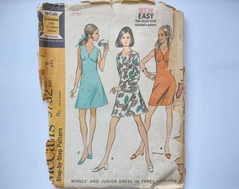 Vintage McCall's Sewing Pattern 9752, misses' and junior's dress from 1969