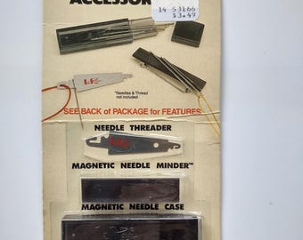 Könnte beinhalten: Vintage Le Ran Nähzubehör-Set. Enthält einen Nadeleinfädler, einen magnetischen Nadelhalter und ein magnetisches Nadelkästchen. Die Verpackung zeigt das Le Ran-Logo und Produktinformationen.