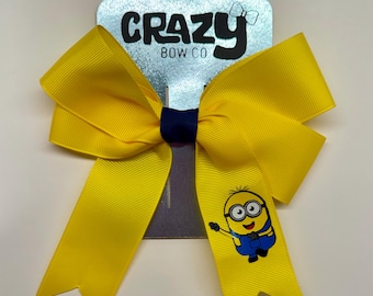 Op Minion geïnspireerde haarstrik