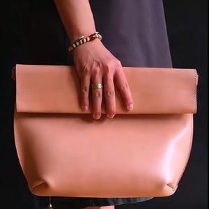 Vegetable Tanned Leather Fold-Over Bag – Handcrafted Custom Design