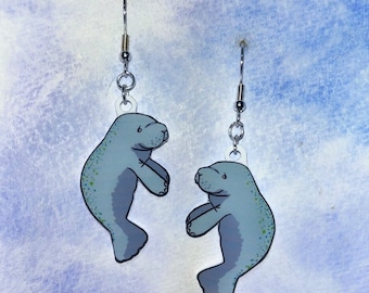 Ręcznie robione kolczyki z manatem, biżuteria z krową morską