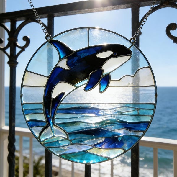 Orca Whale Stained Glass Suncatcher-Round Ocean Orca Window Hanging | Coastal & Nautical Decor | Gift for Orca Lovers and Ocean Fans