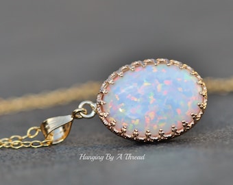 LIMITED grote ovale ketting met witte opaal, goudgevulde kroongalerij-instelling, witte opaal edelsteenketting, groot, geboortesteen oktober, gelaagdheid