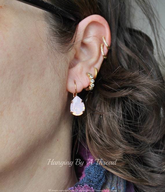 Boucles D'oreilles Pendantes Roses Dormeuses En Acier Inoxydable - Modèle Léger Pastel, Marque G.GAS ARTIST, Neuf Avec étiquettes