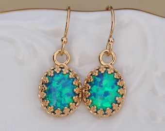 BIJNA GEGEVEN Pauwblauwblauwe opaal edelsteenoorbel, 14k gold filled opaaloorbellen, blauwgroen aquablauw, instelling kroonlijst, cadeau voor haar, geboortesteen
