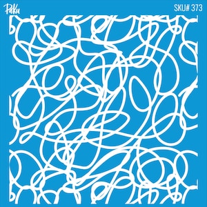 Könnte beinhalten: Eine blaue Schablone mit einem weißen abstrakten Design aus Schleifenlinien. Die Schablone trägt das Wort "Paku" in der oberen linken Ecke und "SKU# 373" in der oberen rechten Ecke.