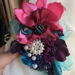 Vintage victorian flowers embroidered brooch