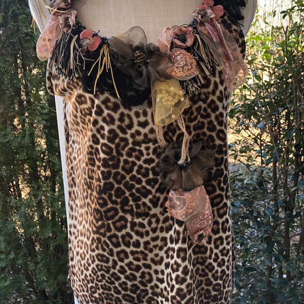 Exotic leopard tank top blouse vintage shabby contour