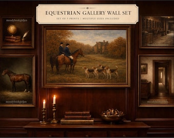 Puede incluir: Juego de pared de galería ecuestre con cinco impresiones enmarcadas. La impresión central representa jinetes a caballo con perros. Otras impresiones muestran un caballo, un interior de establo, un pasillo y una naturaleza muerta. Se incluyen múltiples tamaños.