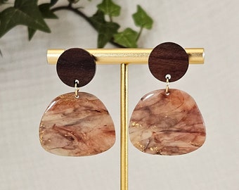 Agate Polymer Clay and Wood Earrings: warm, earth toned marbled polymer clay earrings with gold leaf flecks and wood accents