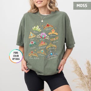 Comfort Colors Disneyland Princess Crown Shirt, Cinderella Belle Rapunzel Ariel Snow White, Disneyland Girl Trip Shirt, Magic Kingdom Tee immagine 2