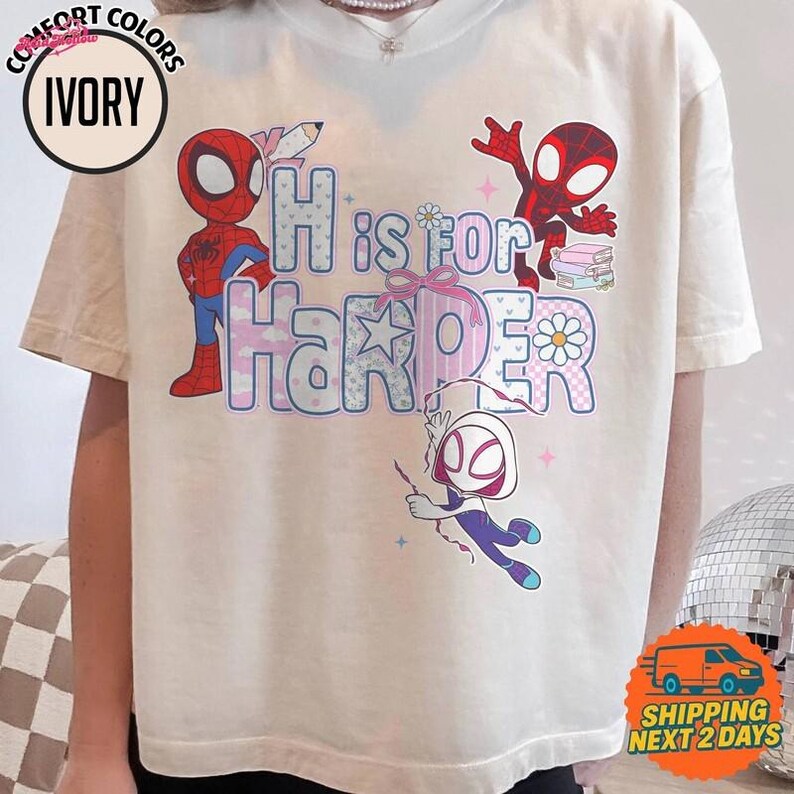 Camiseta cómoda con nombre personalizado de Spidey y sus increíbles amigos, regreso a clases, profesor, primer día de clases de Spidey en Disneyland imagen 3
