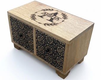 Personalisierte Holzschmuck Organizer Box mit Lotus Design und 2 Schubladen