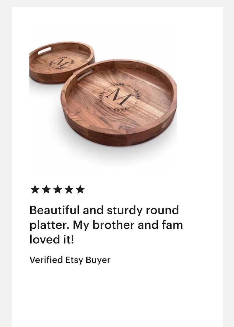 Bandeja de servir personalizada de madera de acacia con monograma grabado, ideal como regalo de inauguración de casa. imagen 15