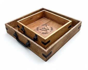 Personalisierte Mango Holz Serviertablett mit Metallgriffen | Ottomane & Pflanzschale