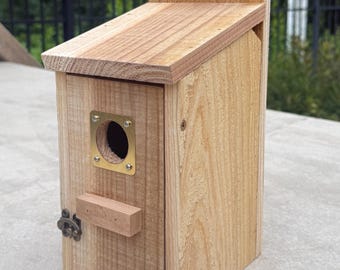 1 Casetta per uccelli in cedro / Casetta per uccelli in legno fatta a mano / Apertura frontale facile da pulire / Nidificazione per merli azzurri e cinciallegre