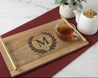 Personalisiertes Akazienholztablett | Serviertablett mit Gravur und Griffen