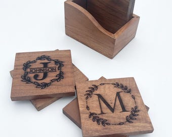 Anpassbare handgefertigte Akazienholz 6 Untersetzer mit Halter-Set, personalisierte Getränkeuntersetzer,