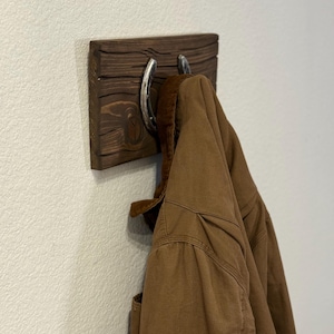 Horseshoe rack
