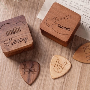 Kundenspezifischer hölzerner Gitarren-Plektrum mit Halter Fall, personalisierte Plektrum-Box, Weihnachtsgeschenke für ihn Gitarristen, Gravur-Plektrum-Etui